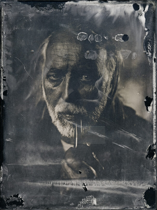 Nassplatte, Portraitaufnahme von älterem Mann mit Pfeife, Schwarz-weiß