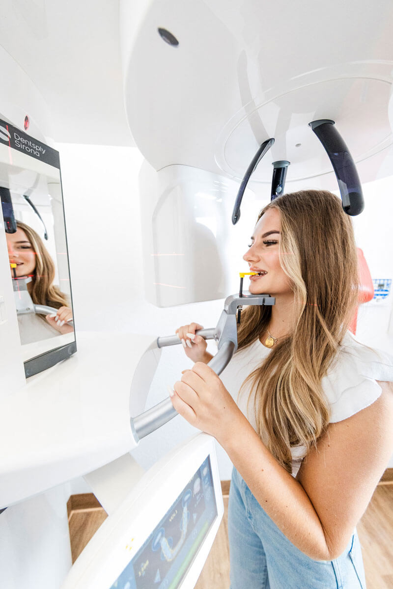 Moderne Röntgenmaschine im Einsatz